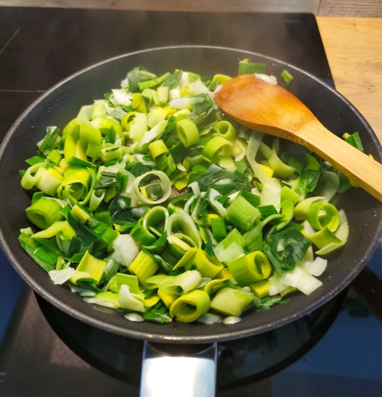 French leek pie , french recipes, leek recipes, leek pie, leek , sarus diary, saru's not so secret diary, recipes , recipe ideas , food blog, recipe blog, food recipes,dinner ideas, healthy lunch ideas