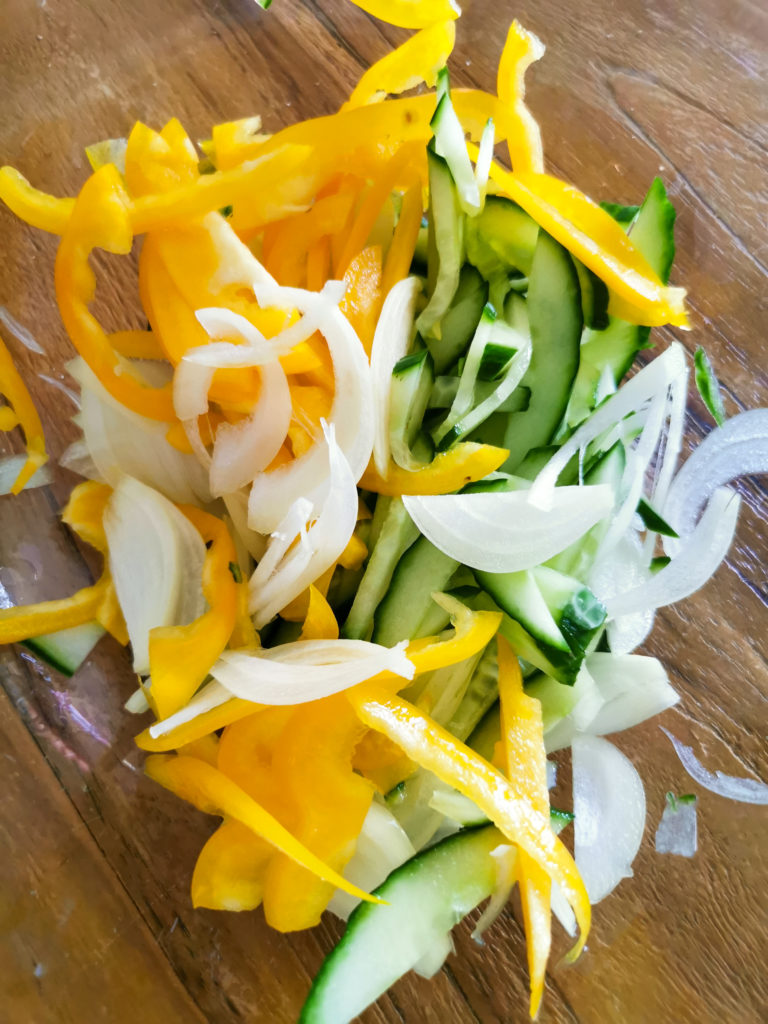 Quick and easy vietnamese noodle salad , salad recipes, food blog, food lovers, food recipe, asian recipe, food recipes, glass noodle salad, summer recipes, saru's diary, saru's not so secret diary, vietnamese salad, salad