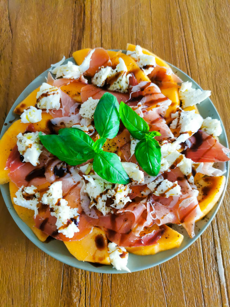 Melon and Ham with Mozerella, salad recipe, food blog, food blogger, melon recipe, summer salad, summer melon salad, mozerella recipe, lunch, dinner, saru's not so secret diary, saru's diary