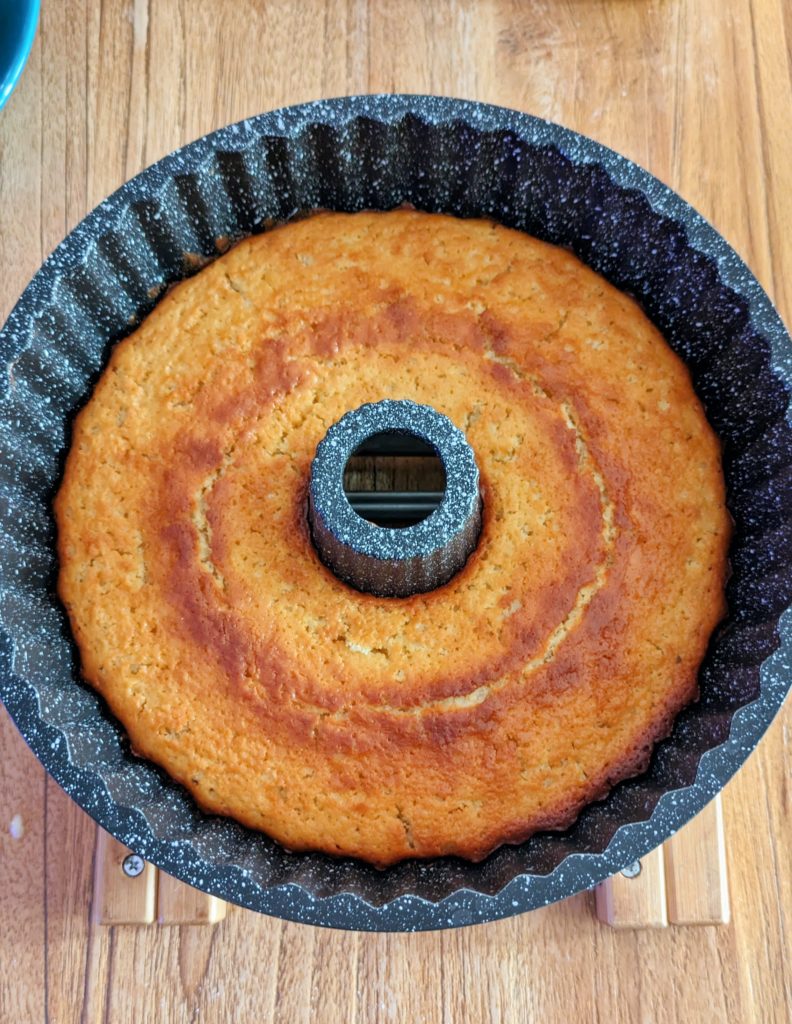 Quick and Easy Lemon Bread/Lemon cake recipe, easy leomon recipes, baking recipes, baking a cake with lemon, fluffy lemon bread recipe, Saru's diary, recipes, bake, saru's not so secret diary