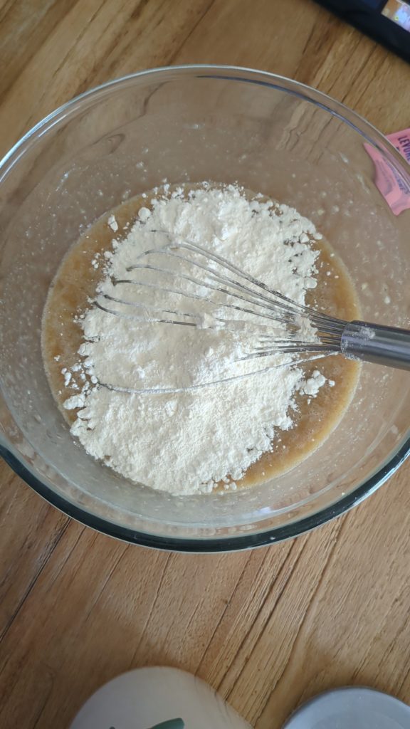 Moist and Easy Banana muffins recipe, saru's diary, food blog, muffin, muffin with leftover bananas, leftover banana recipe, banana muffin recipe, banana muffins baking recipe, saru's not so secret diary