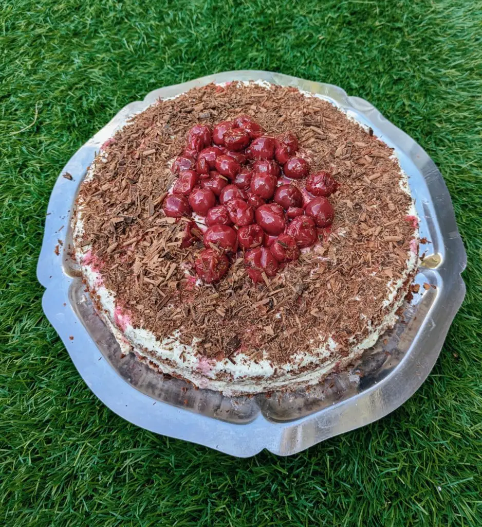 Classic Black Forest Cake Recipe, saru's diary, saru's not so secret diary, baking recipes, schwarzwälder kirschtorte, baking a classic black forest cake