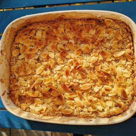 Easy and Delicious Homemade Pear Crumble Recipe