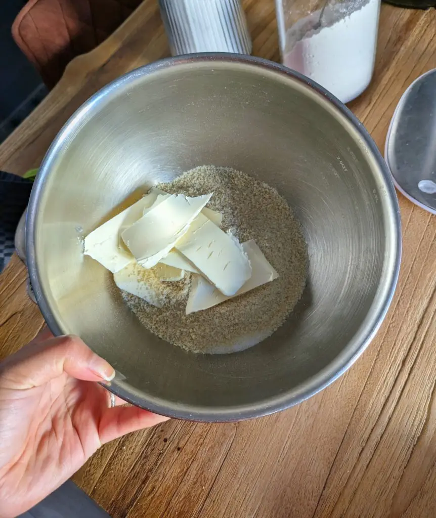 Easy and Delicious Homemade Pear Crumble Recipe, Saru's diary, Saru's not so secret diary, homemade easy recipes, autumn baking recipes, food recipes, pear, pear crumble, crumble recipes