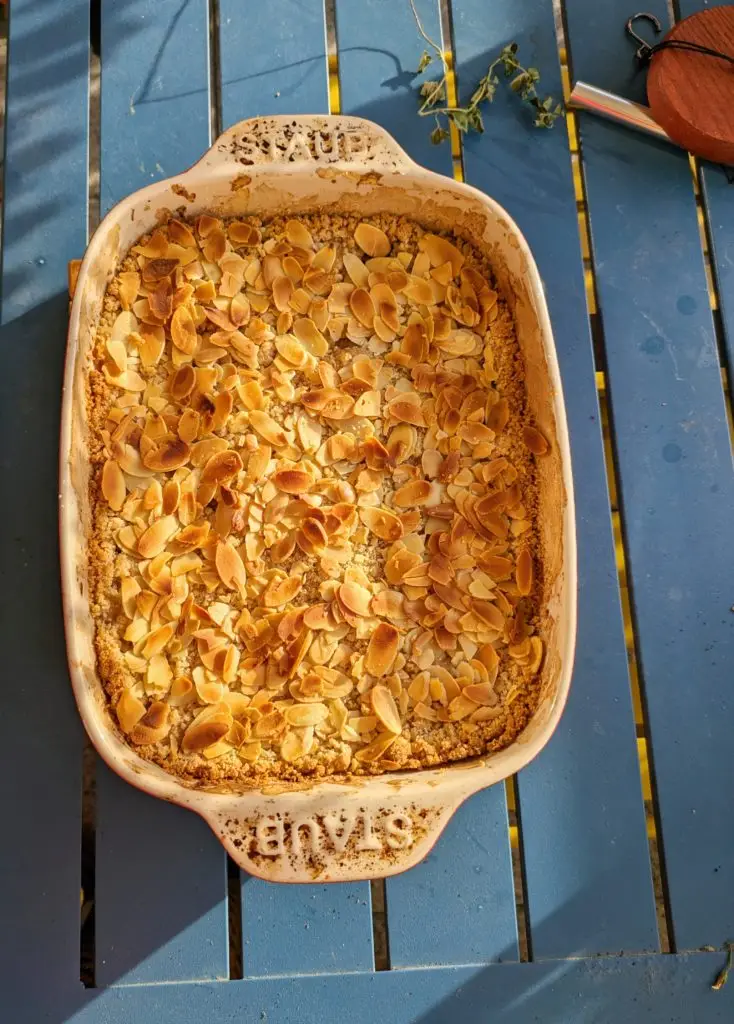 Easy and Delicious Homemade Pear Crumble Recipe, Saru's diary, Saru's not so secret diary, homemade easy recipes, autumn baking recipes, food recipes, pear, pear crumble, crumble recipes