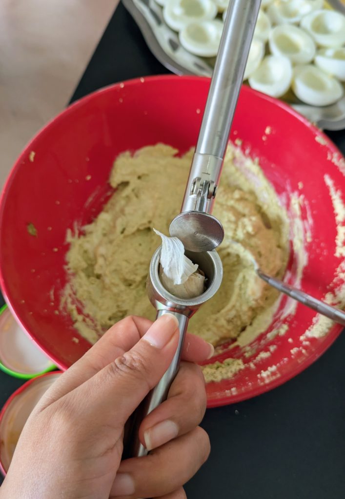 Best Deviled Eggs with Avocado recipe, saru's diary, saru's not so secret diary, food recipes, egg recipe, egg recipe idea, eggs with avocado, egg mimosa