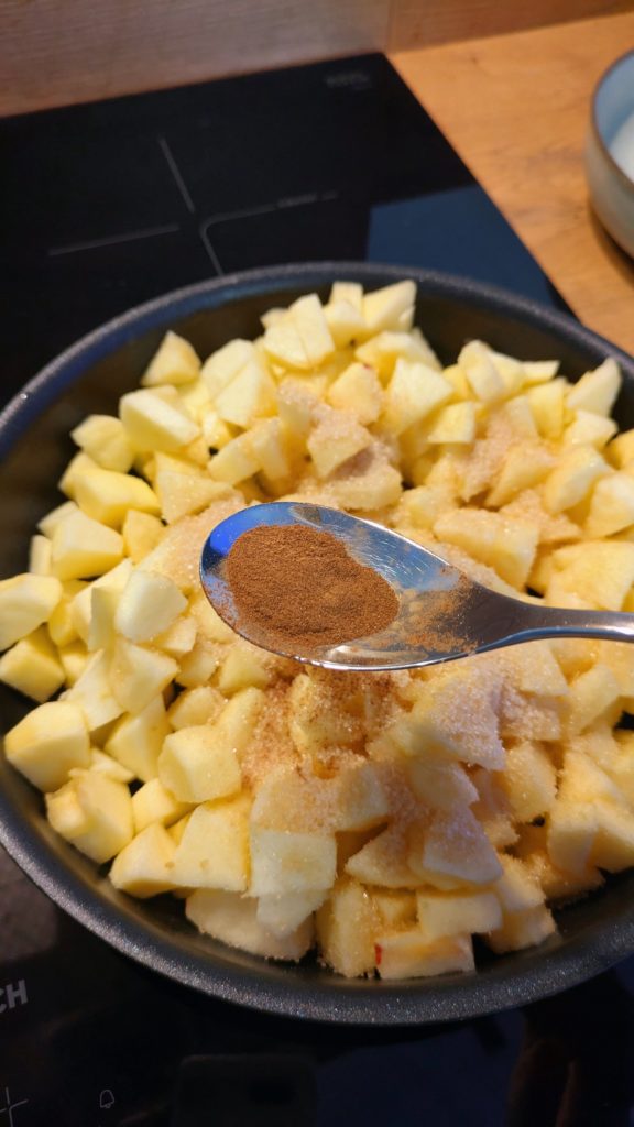 My Favorite Apple Crumble Recipe, apple crumble recipe, apple dessert recipe, dessert ideas With apple, apple recipe ideas, Sara's diary, saru's not so secret diary