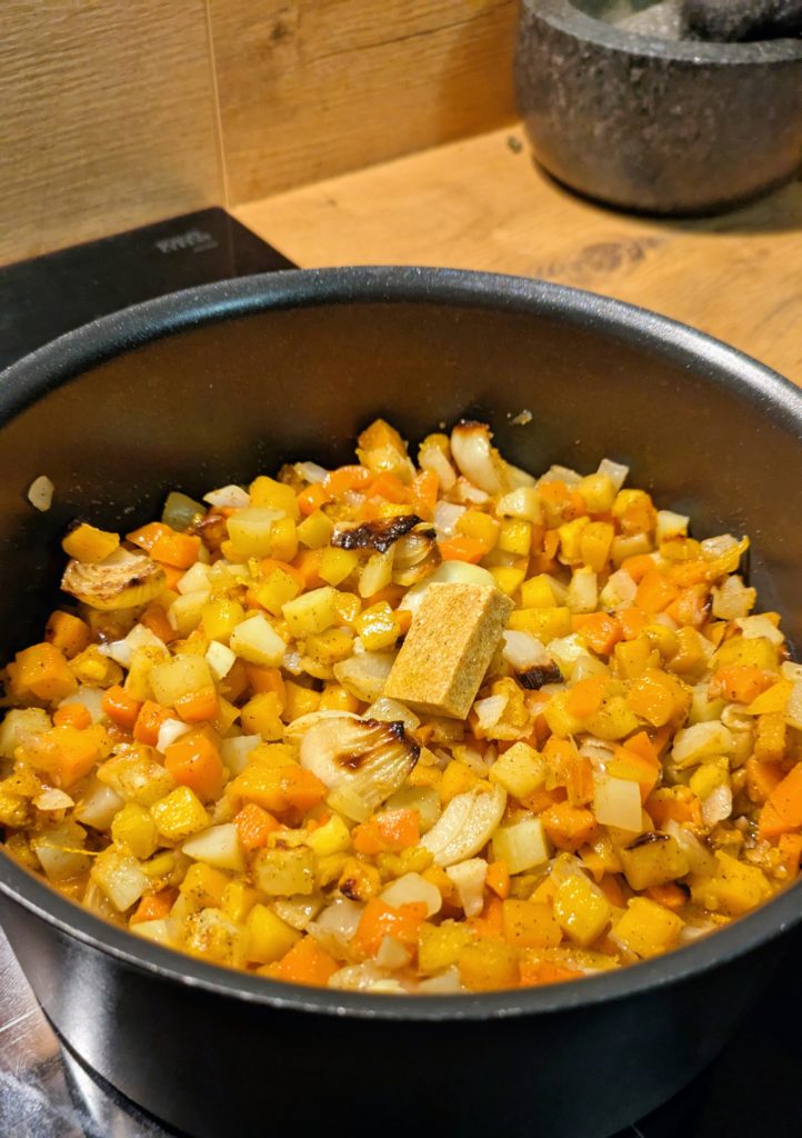 Roasted Pumpkin and Carrot Velouté, pumkin and carrot soup, pumpkin and carrot puree, pumpkin recipes, autumn recipes, food recipes, velouté recipes , food blog, saru's diary, saru's not so secret diary