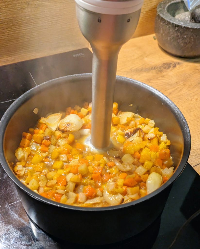 Roasted Pumpkin and Carrot Velouté, pumkin and carrot soup, pumpkin and carrot puree, pumpkin recipes, autumn recipes, food recipes, velouté recipes , food blog, saru's diary, saru's not so secret diary