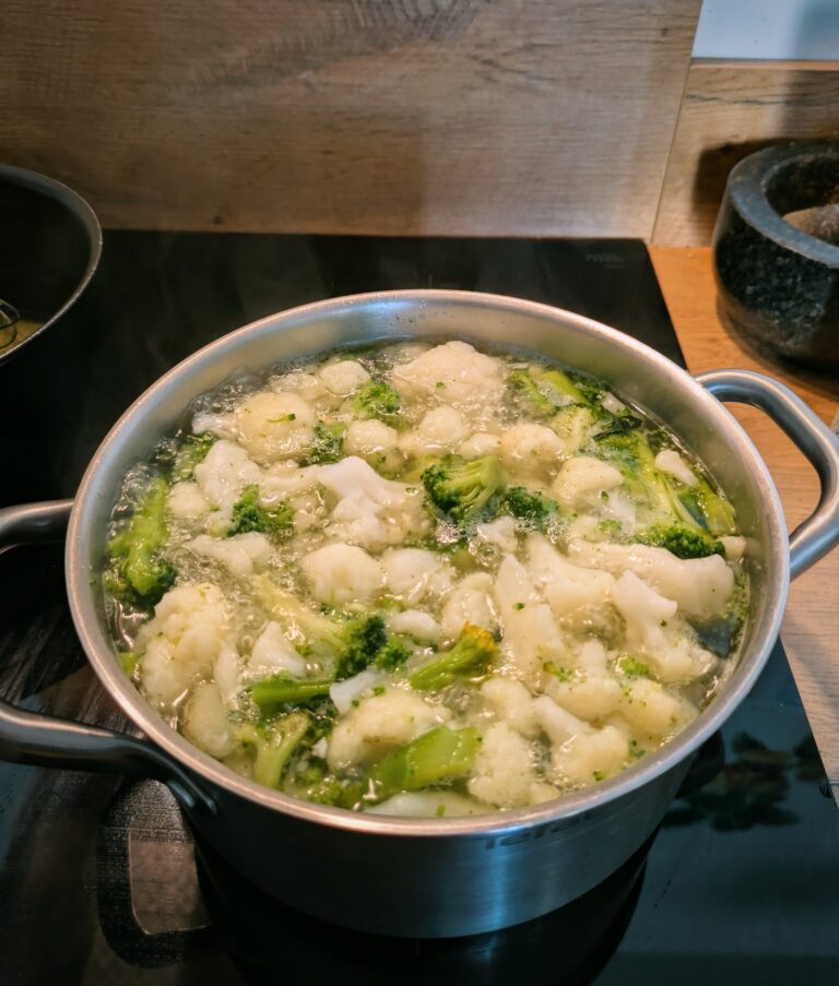 French Cauliflower and Broccoli Gratin (Gratin de Chou‑Fleur et Brocoli), gratin recipe, baked cauliflower recipe, baked vegetables, French classic recipe, saru's not so secret diary, saru's diary, food blog, food recipes, food