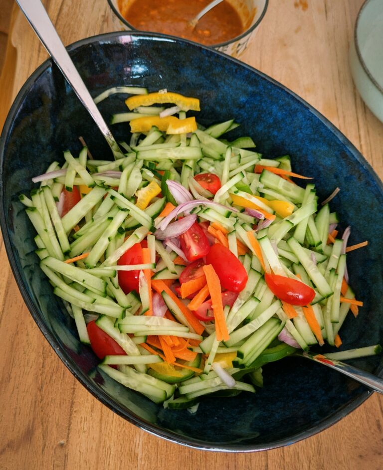 Spicy Peanut Butter Soba Noodles Recipe — Quick, Flavor-Packed & Nutty, spicy peanut butter soba noodles, topped with fresh cucumber, carrots, bell peppers, avocado, and sesame seeds, soba noodle bowl, peanut sauce, fresh vegetables, cilantro garnish, healthy soba noodle salad, peanut sauce, cilantro, sesame seeds, saru's not so secret diary, saru's diary
