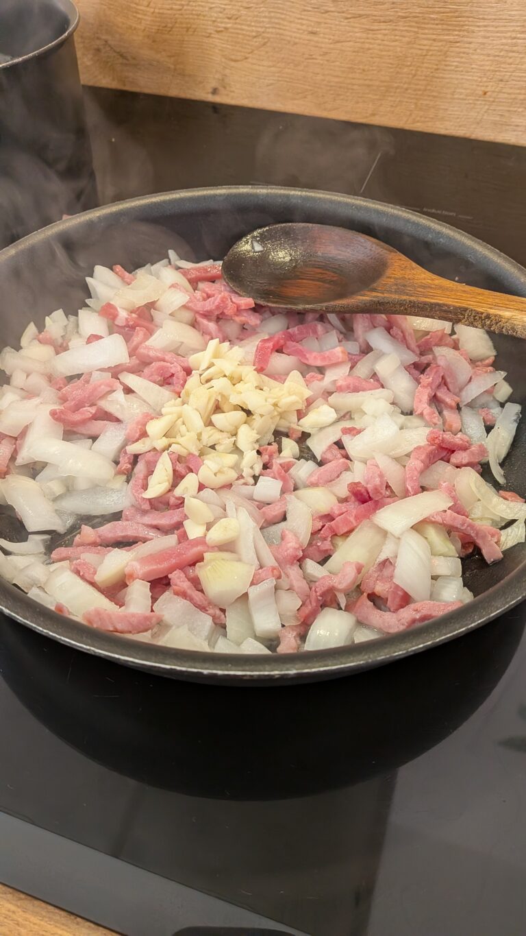 Schinkennudeln – German Noodle Casserole with Ham, food blog, German pasta recipe, noodles , pasta, pasta casseroles, food recipes, food around the world, pasta recipe ideas, saru's diary, saru's not so secret diary