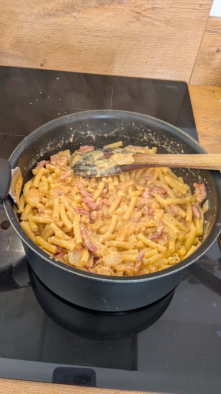 Schinkennudeln – German Noodle Casserole with Ham, food blog, German pasta recipe, noodles , pasta, pasta casseroles, food recipes, food around the world, pasta recipe ideas, saru's diary, saru's not so secret diary