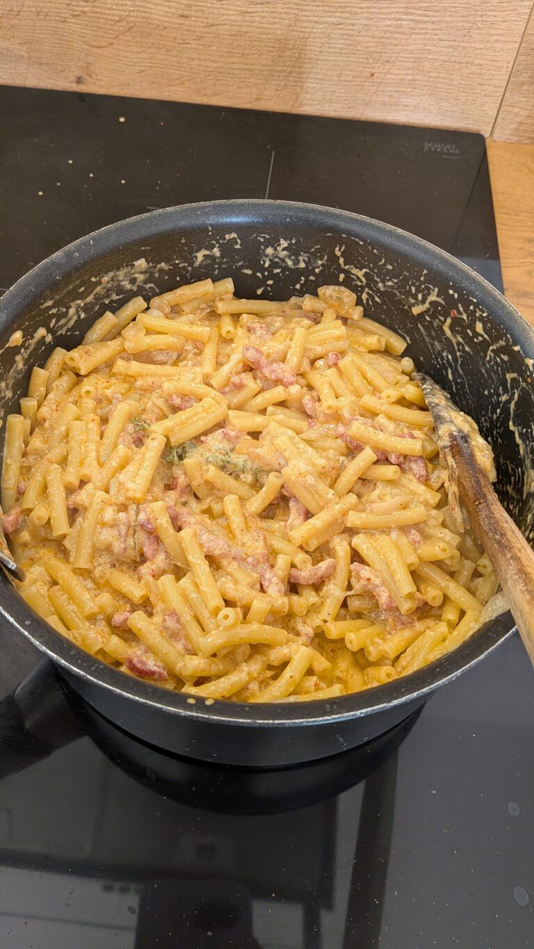 Schinkennudeln – German Noodle Casserole with Ham, food blog, German pasta recipe, noodles , pasta, pasta casseroles, food recipes, food around the world, pasta recipe ideas, saru's diary, saru's not so secret diary