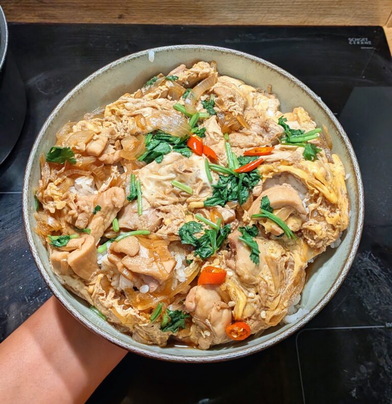 Oyakodon (Japanese Chicken and Egg Rice Bowl) – A Comfort Dish from Japan, oyakudon, Japanese food recipes, quick and easy meal ideas, food ideas, food blog, food blogger, saru's diary, saru's not so secret diary