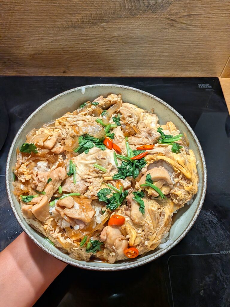 Oyakodon (Japanese Chicken and Egg Rice Bowl) – A Comfort Dish from Japan, oyakudon, Japanese food recipes, quick and easy meal ideas, food ideas, food blog, food blogger, saru's diary, saru's not so secret diary