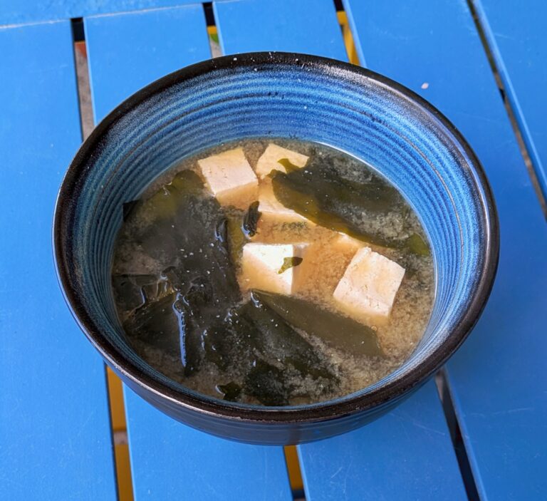 homemade miso soup, miso soup recipe, Japanese miso soup, how to make miso soup, authentic miso soup, easy miso soup recipe, miso soup at home, Homemade Miso Soup: A Taste of Japan with a Touch of Home, saru's diary, saru's not so secret diary, asian food blog, food blog, asian soups, soup recipes, winter easy meals
