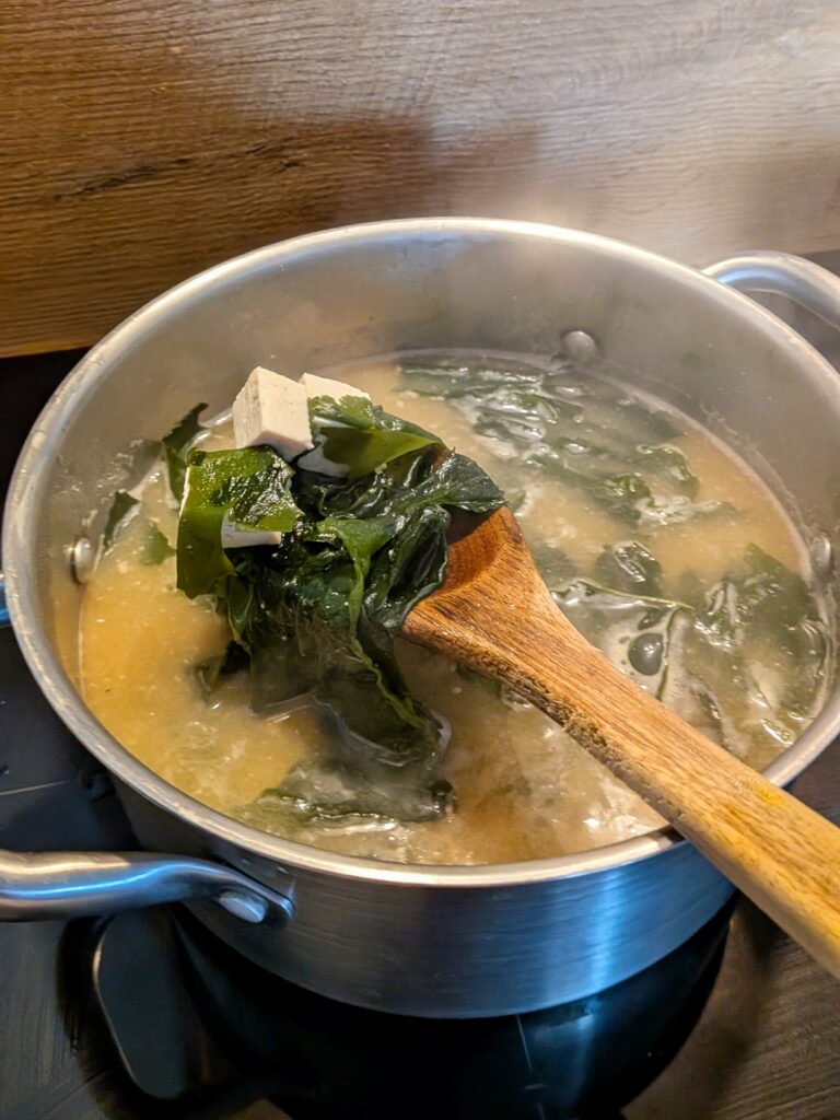 homemade miso soup, miso soup recipe, Japanese miso soup, how to make miso soup, authentic miso soup, easy miso soup recipe, miso soup at home, Homemade Miso Soup: A Taste of Japan with a Touch of Home, saru's diary, saru's not so secret diary, asian food blog, food blog, asian soups, soup recipes, winter easy meals