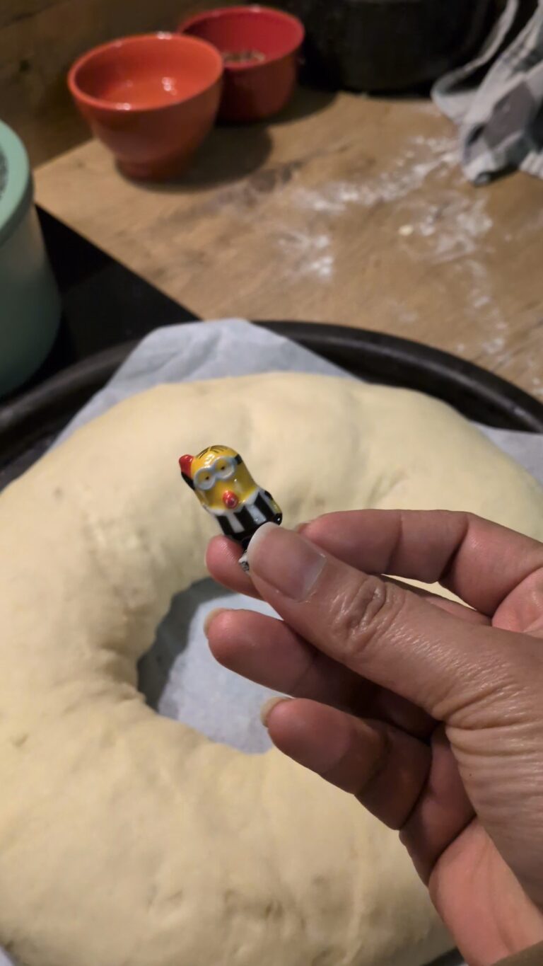 Galette des Rois Briochée (Gâteau des Rois) – French Epiphany Brioche, sauras not so secret diary, brioche des rois recipe, French classic galette des rois recipe, French traditional galette, French traditional brioche, galette, saru's diary, saru's not so secret diary, French recipes , French baking, baking recipes, French desserts, classic French dessert